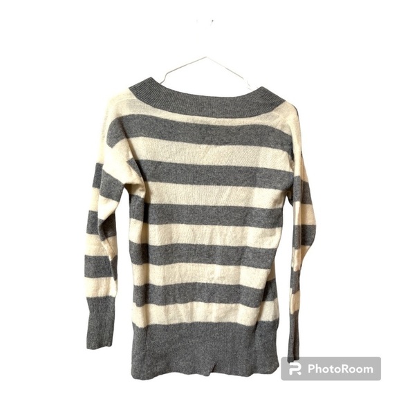 Laundry by Shelli Segal Striped 100% Cashmere V Neck Sweater - Picture 2 of 4